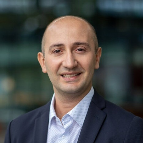 Dr. Alp Akcay